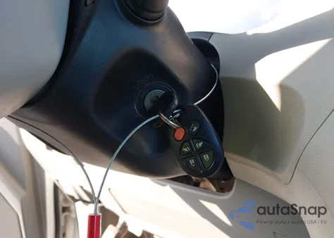 2013 Toyota Sienna Xle V6 8 Passenger z USA, uszkodzony, nr VIN 5TDYK3DC1DS380956